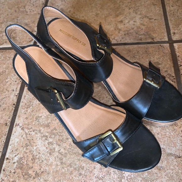 MOSSIMO SUPPLY CO Black Strappy Wedge Sandal - Picture 4 of 8